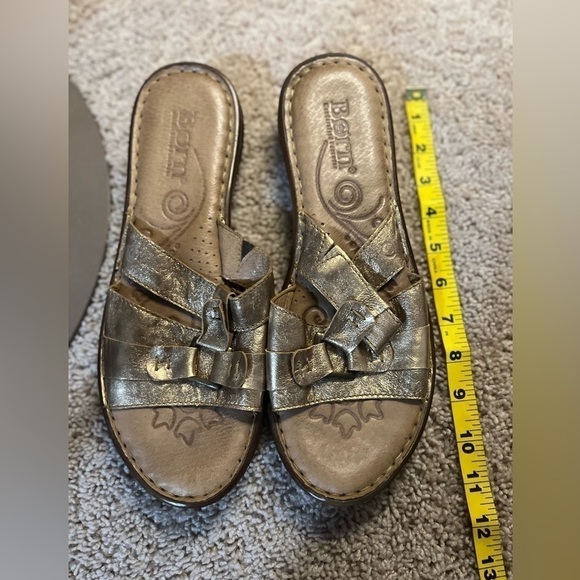 BORN Womens Size 11/43 Gold Foil Metallic 2 Strap Slip On Sandals Slides - Picture 5 of 5